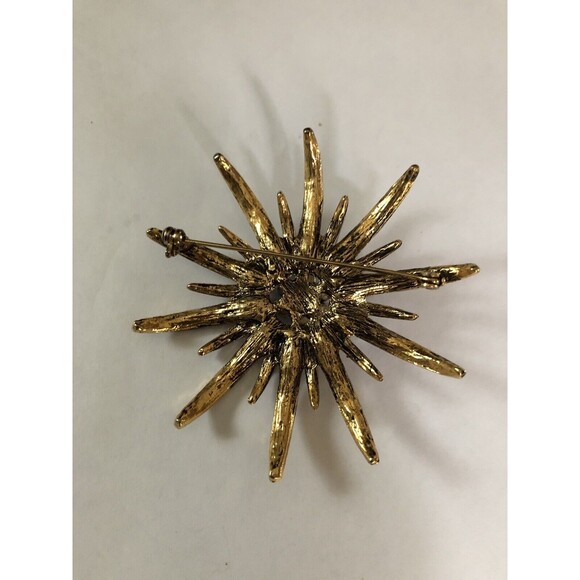 Vintage Goldtone Rainbow Aurora Borealis Star Burst Brooch Pin 2.5" - Picture 2 of 6
